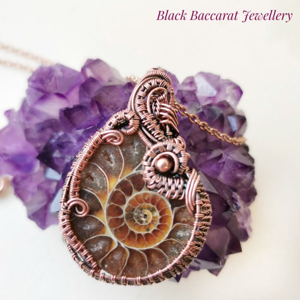 Pendente wirewrapped in Rame e Ammonite fossile